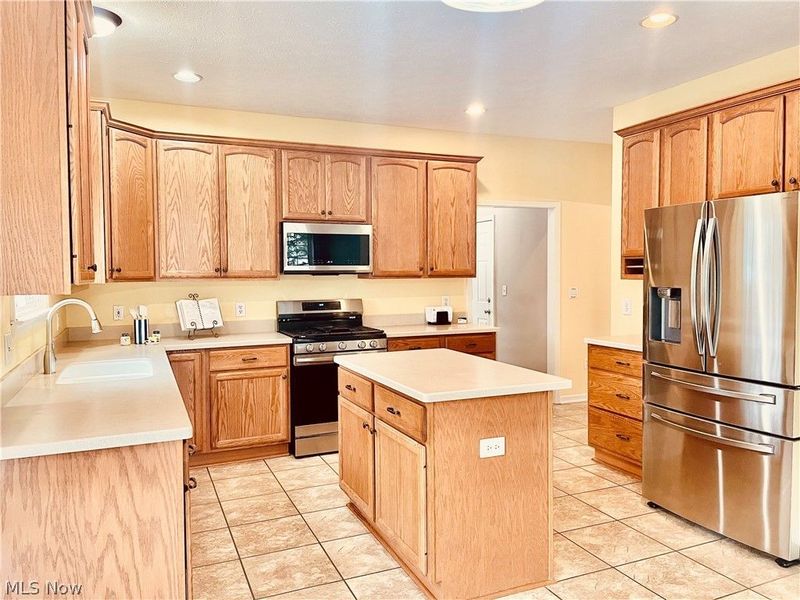 8820 Chaucer Boulevard, Broadview Heights, OH 44147 Photo 3