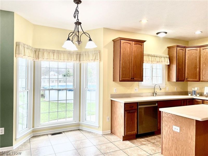 8820 Chaucer Boulevard, Broadview Heights, OH 44147 Photo 4