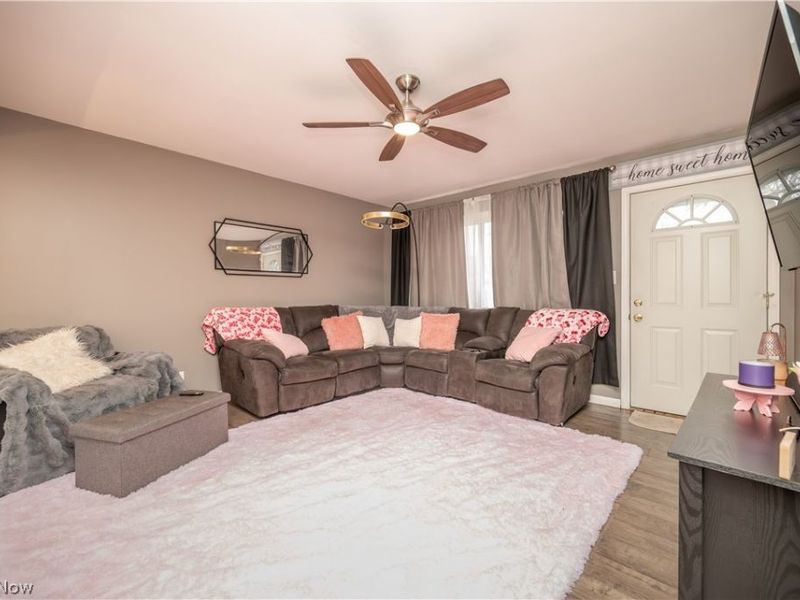 151 N Yorkshire Boulevard, Austintown, OH 44515 Photo 10