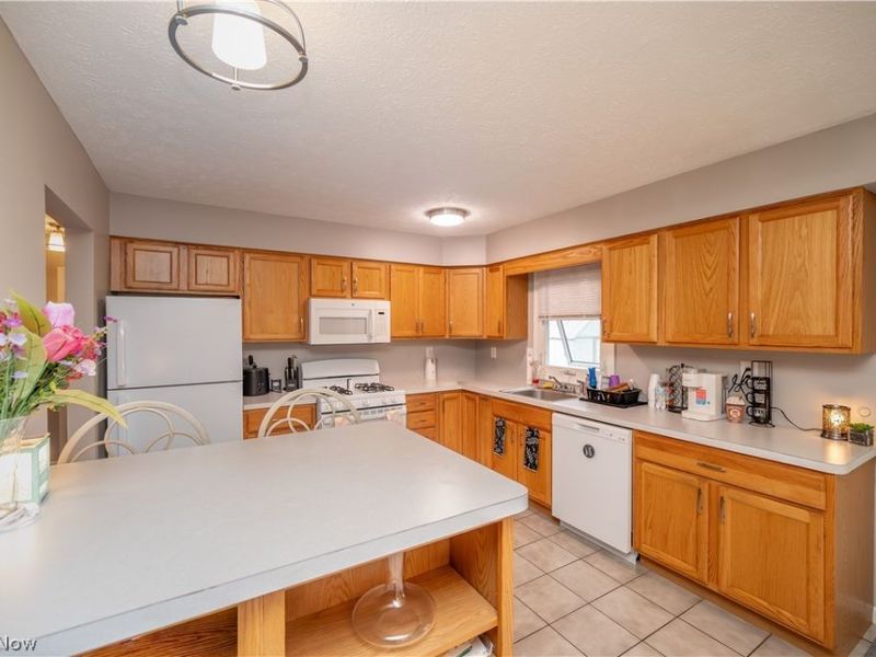 151 N Yorkshire Boulevard, Austintown, OH 44515 Photo 13