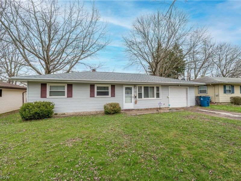 151 N Yorkshire Boulevard, Austintown, OH 44515 Photo 4