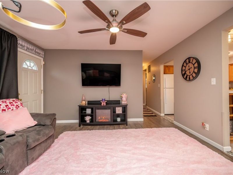 151 N Yorkshire Boulevard, Austintown, OH 44515 Photo 7