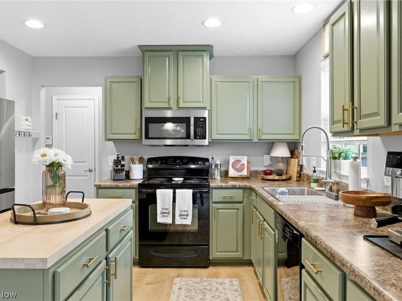 6401 Fawn Lane, North Ridgeville, OH 44039 Photo 7