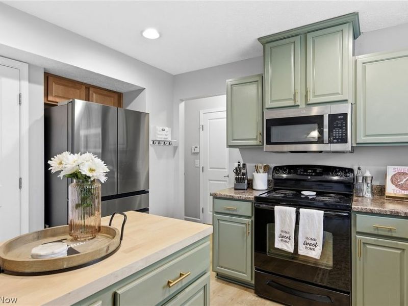 6401 Fawn Lane, North Ridgeville, OH 44039 Photo 9