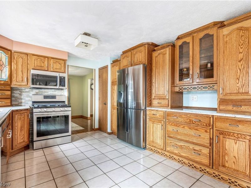 3680 Timber Lake Street NW, Uniontown, OH 44685 Photo 12