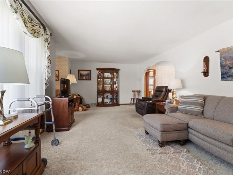 2883 Sharonwood Avenue NW, Canton, OH 44708 Photo 11