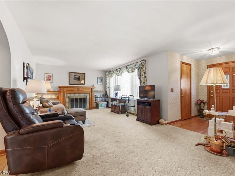 2883 Sharonwood Avenue NW, Canton, OH 44708 Photo 8