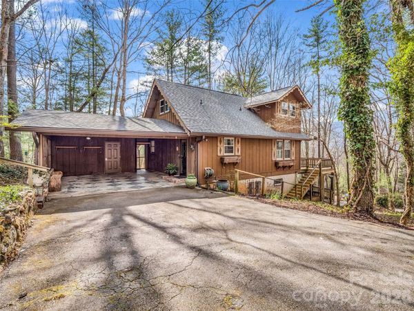 1 Alpine Way , Swannanoa, NC 28778