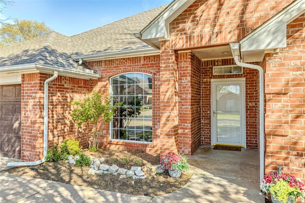 905 NW 179th Circle, Edmond, OK 73012 Main Photo