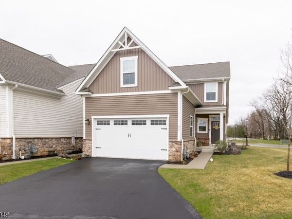 35 Sparrowhawk St, Washington, NJ 07882