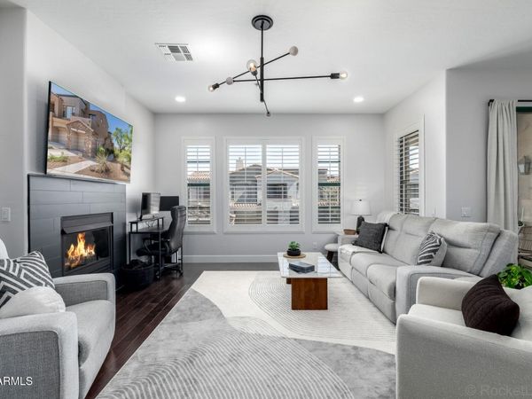 19550 N GRAYHAWK Drive, Unit 2055, Scottsdale, AZ 85255