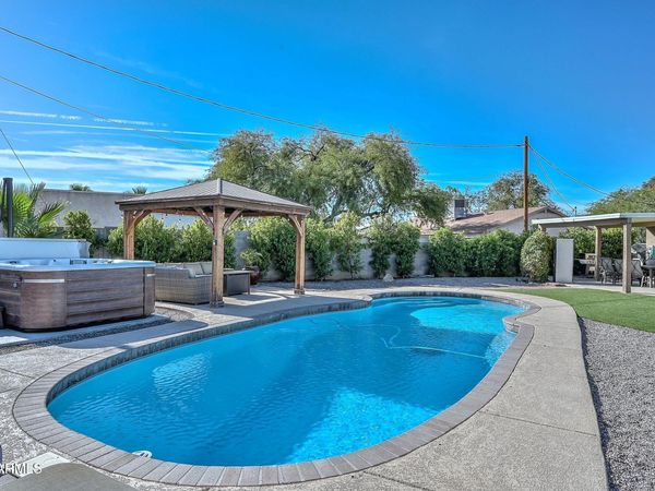 3043 N 34TH Street, Phoenix, AZ 85018