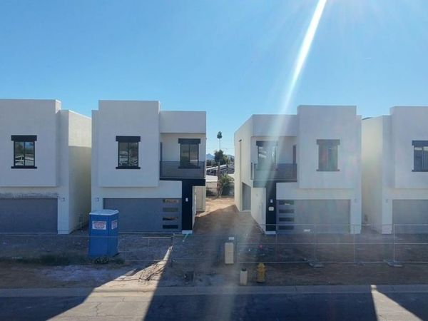 2041 E MICHIGAN Avenue E, Phoenix, AZ 85022