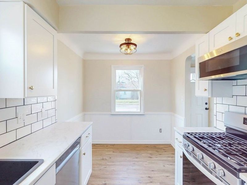 14732 Grapeland Avenue, Cleveland, OH 44111 Photo 10