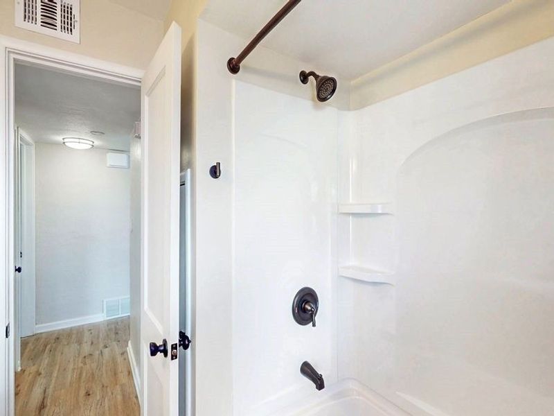 14732 Grapeland Avenue, Cleveland, OH 44111 Photo 18