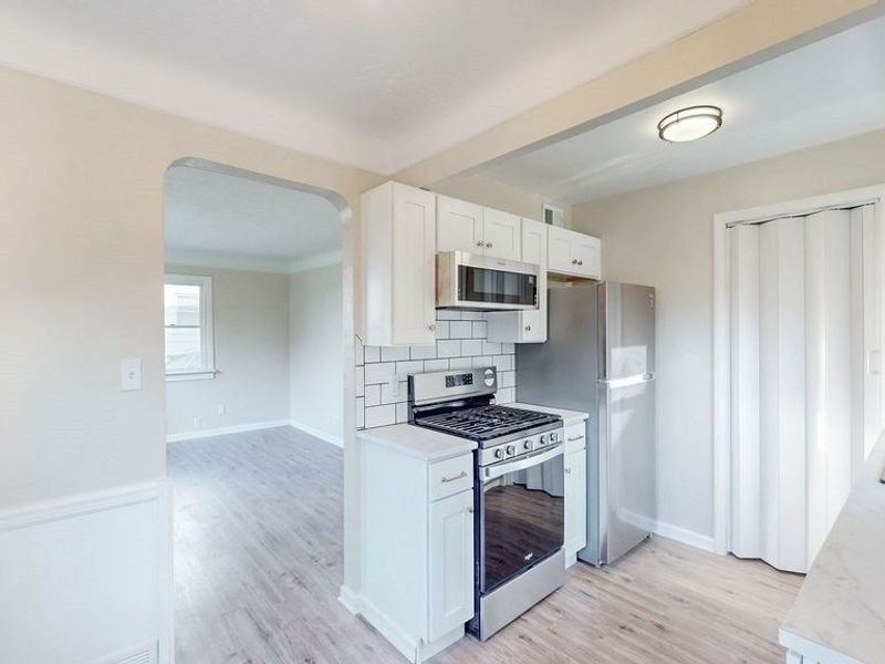 14732 Grapeland Avenue, Cleveland, OH 44111 Photo 7