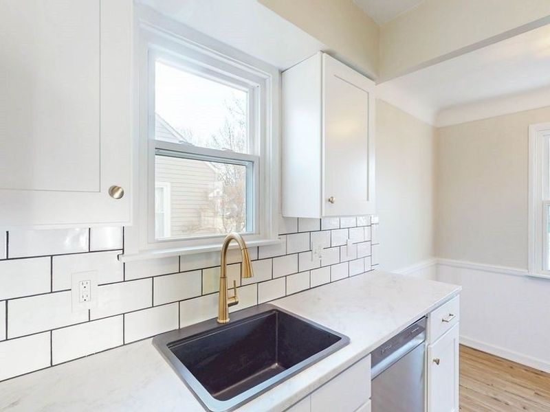 14732 Grapeland Avenue, Cleveland, OH 44111 Photo 9