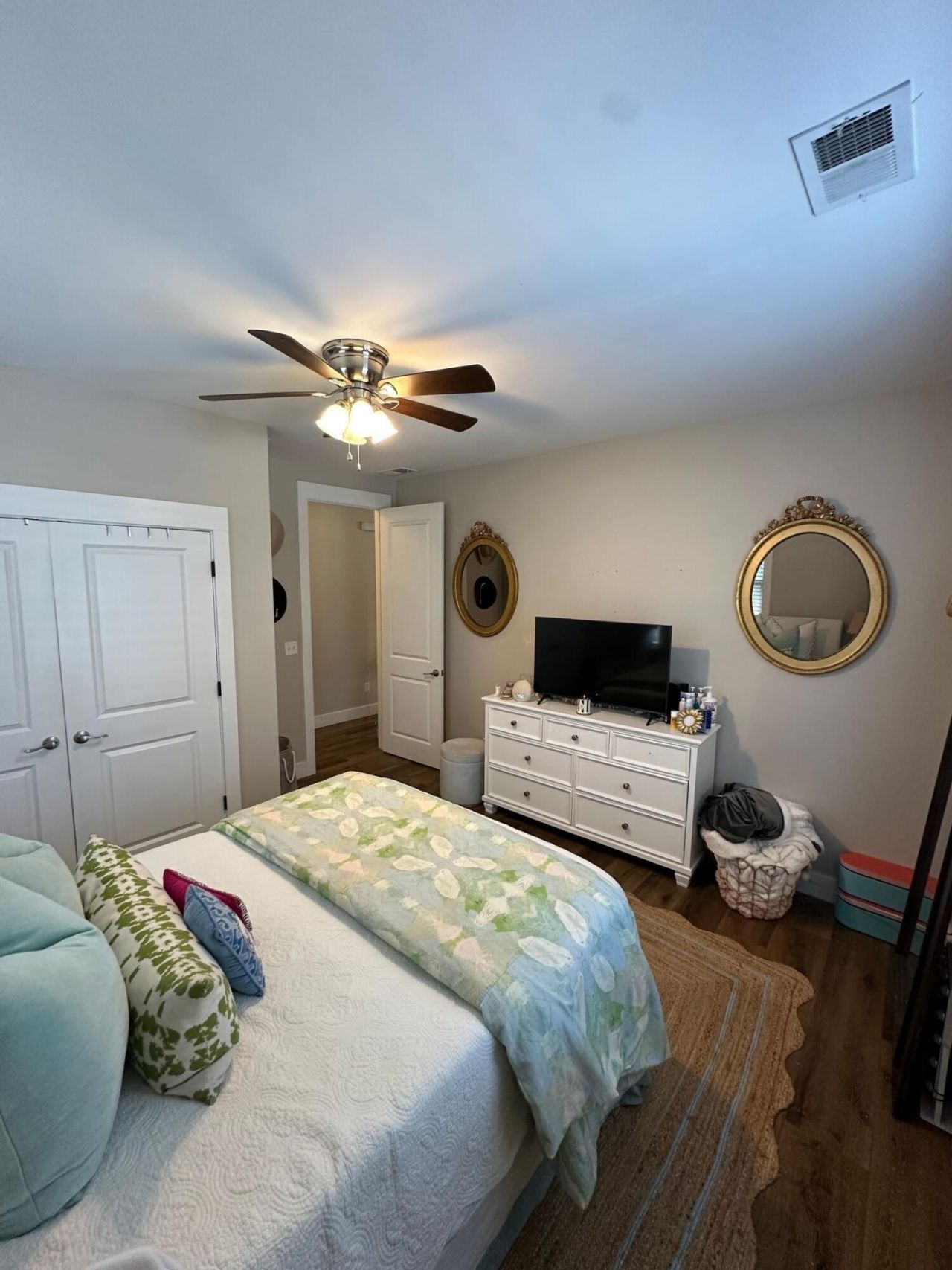 1909 Washington Street Photo 4