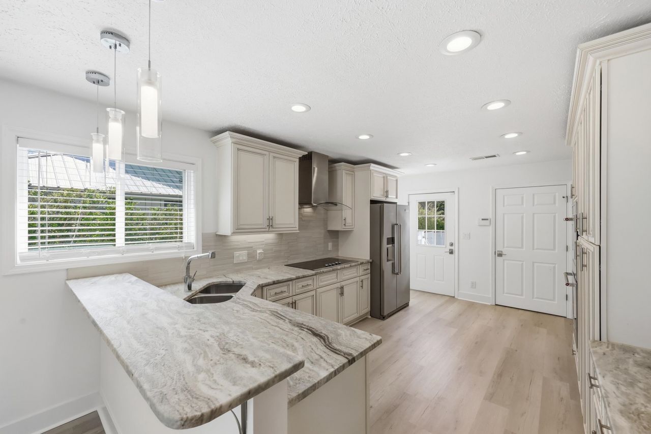 409 Sunset Trail  Photo 13