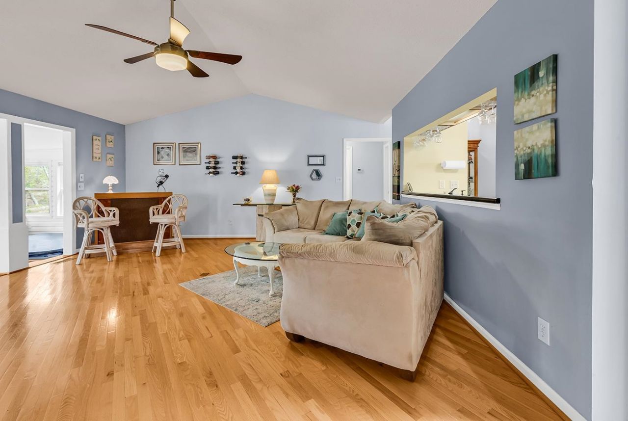 2214 Dykman Circle Photo 10