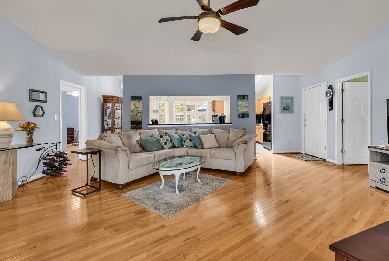 2214 Dykman Circle Photo 12