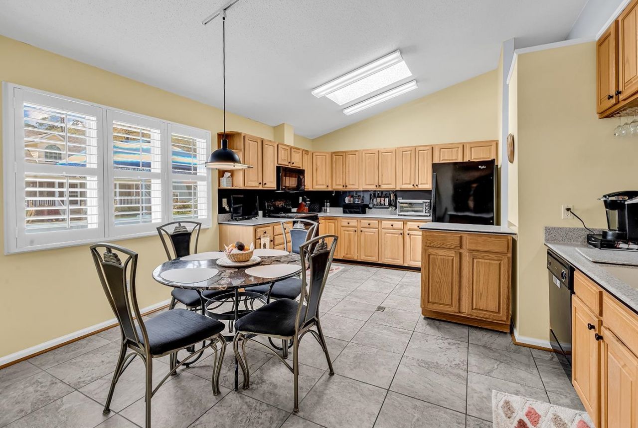 2214 Dykman Circle Photo 17