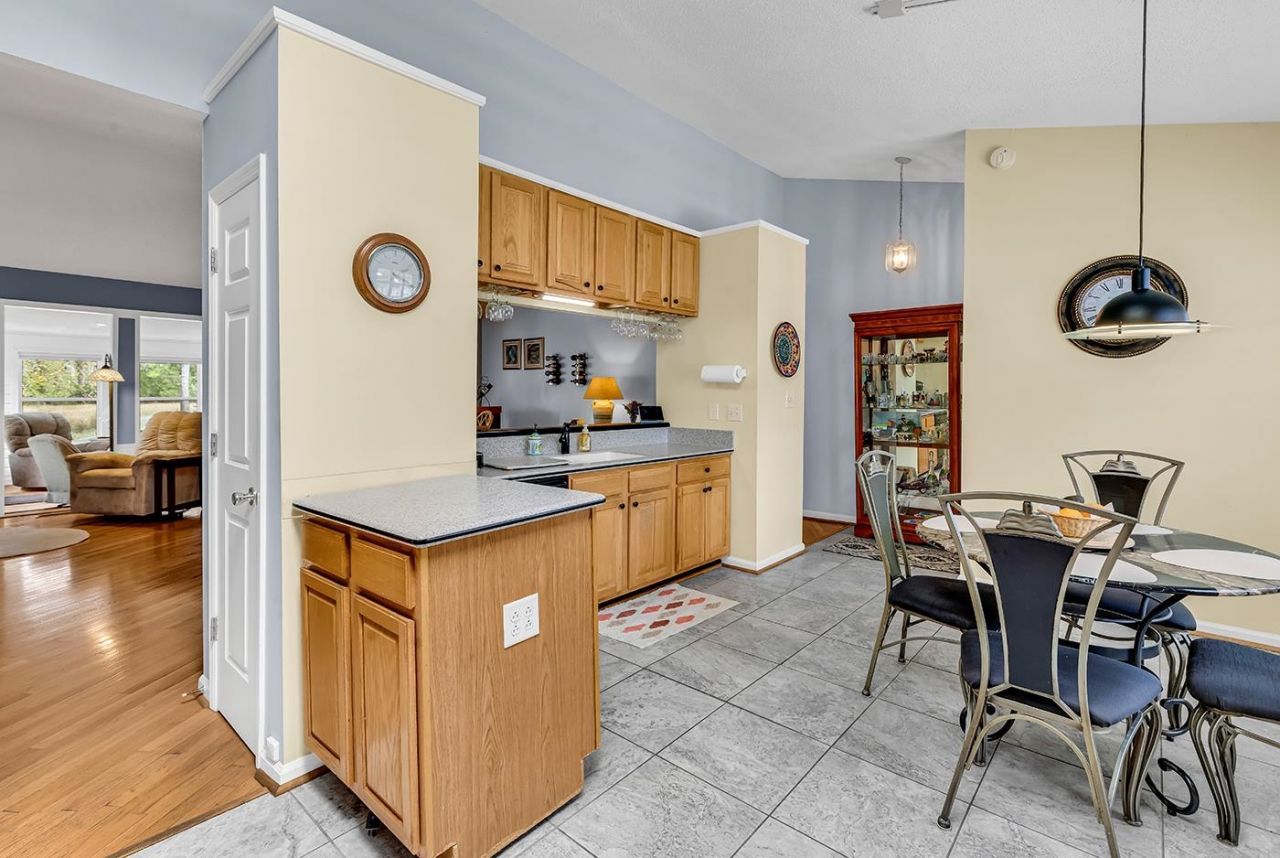 2214 Dykman Circle Photo 24