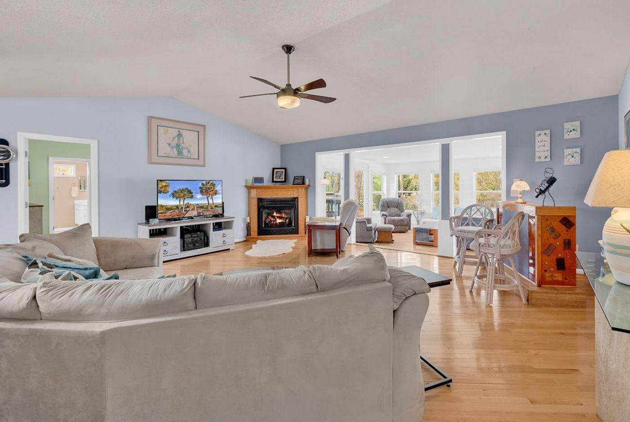 2214 Dykman Circle Photo 6