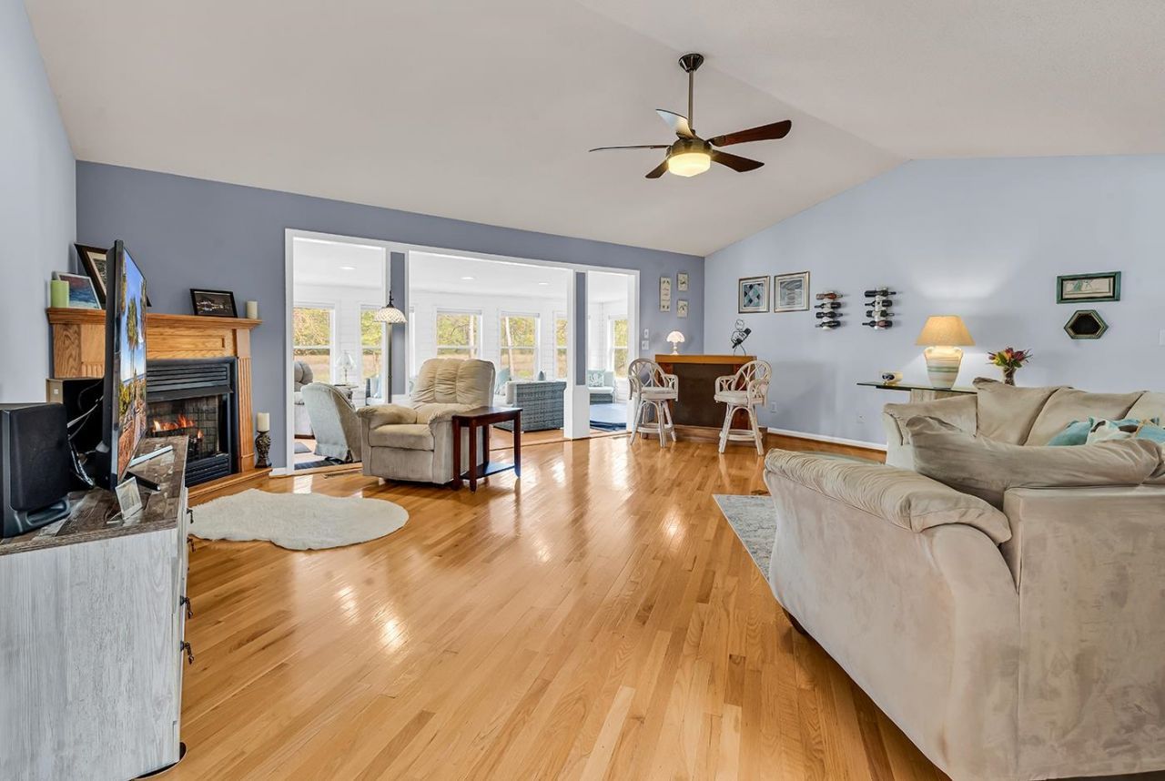 2214 Dykman Circle Photo 8