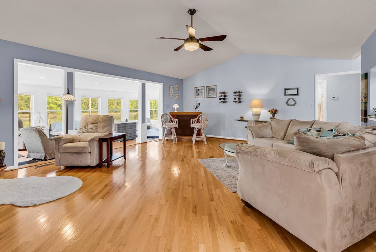 2214 Dykman Circle Photo 9