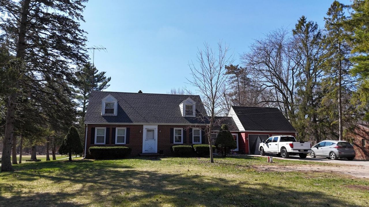 2365 W Temperance Road, Temperance, MI 48182 Main Photo