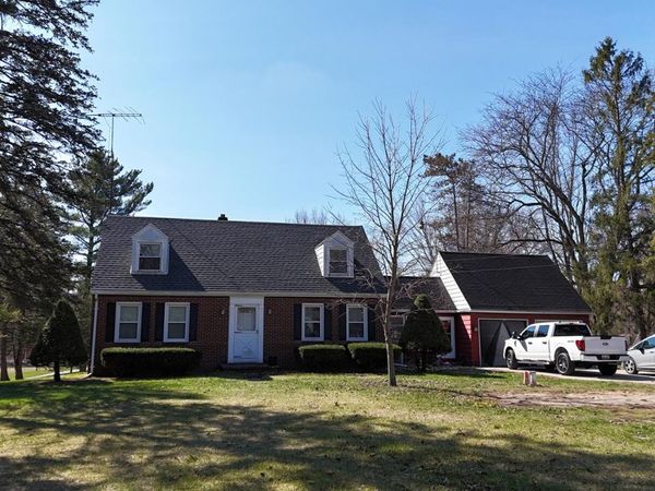 2365 W Temperance Road, Temperance, MI 48182