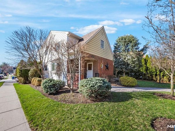 24 Maple Avenue, WALDWICK, NJ 07463