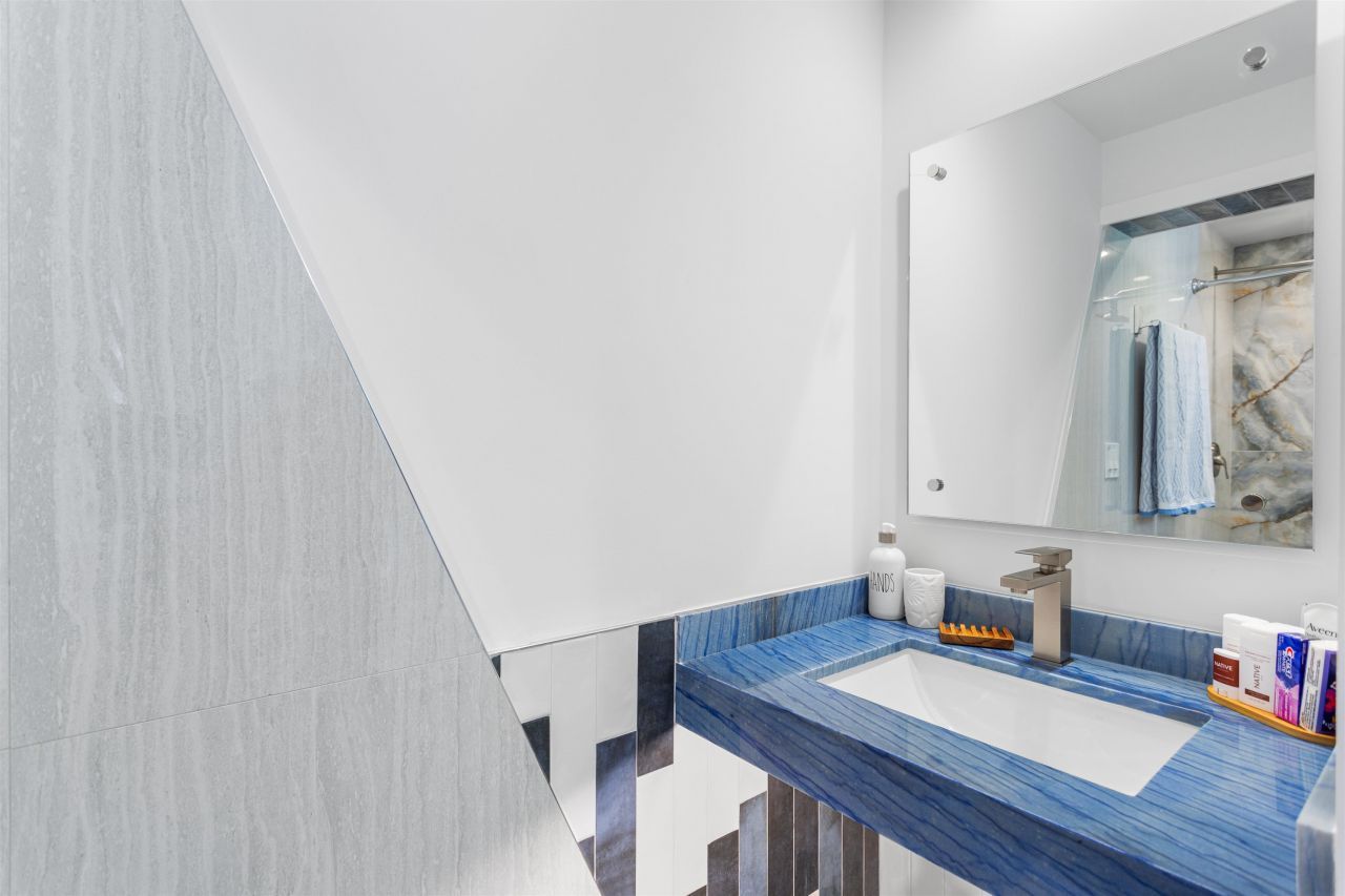 240 Southwinds Dr, Sanibel, FL 33957 Photo