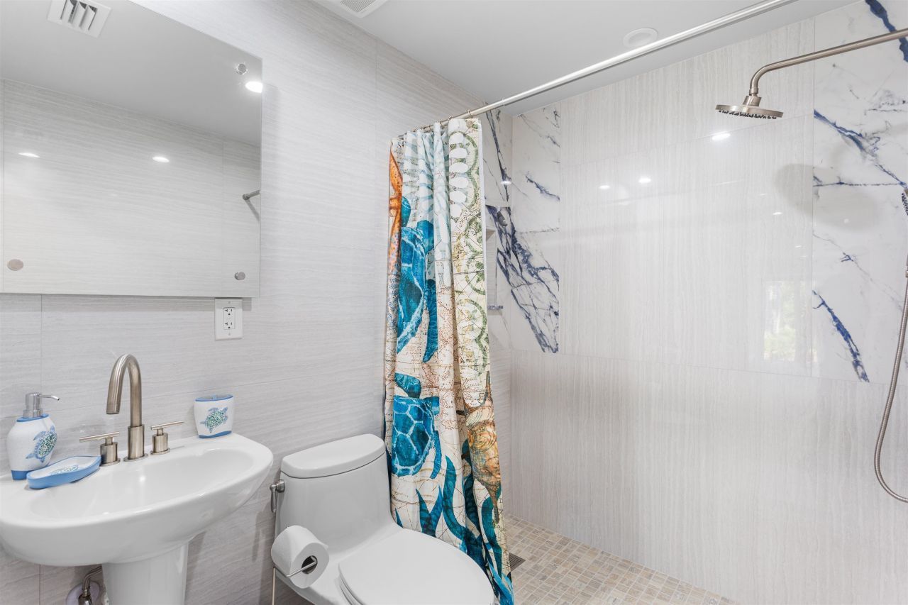 240 Southwinds Dr, Sanibel, FL 33957 Photo