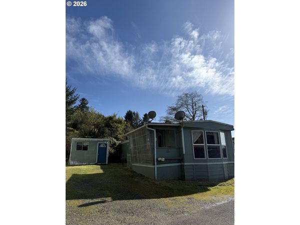 105 Beach BLVD, Unit E, Winchester Bay, OR 97467
