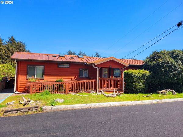 19921 WHALESHEAD RD, Unit M1, Brookings, OR 97415