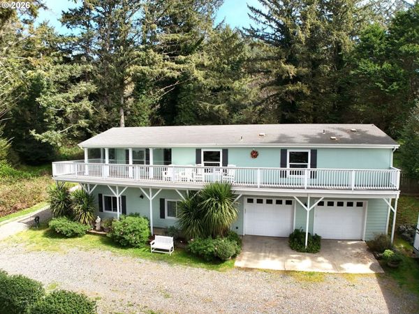 30339 HILLSIDE TER, Gold Beach, OR 97444