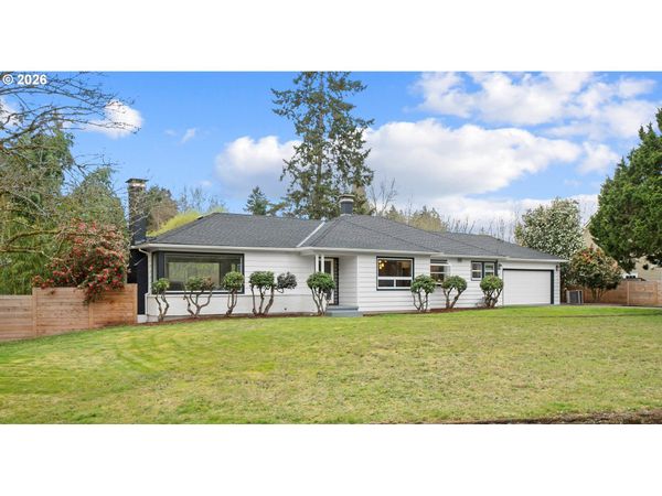 8460 SW FAIRWAY DR, Portland, OR 97225