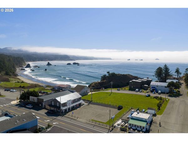267 6TH ST, Port Orford, OR 97465