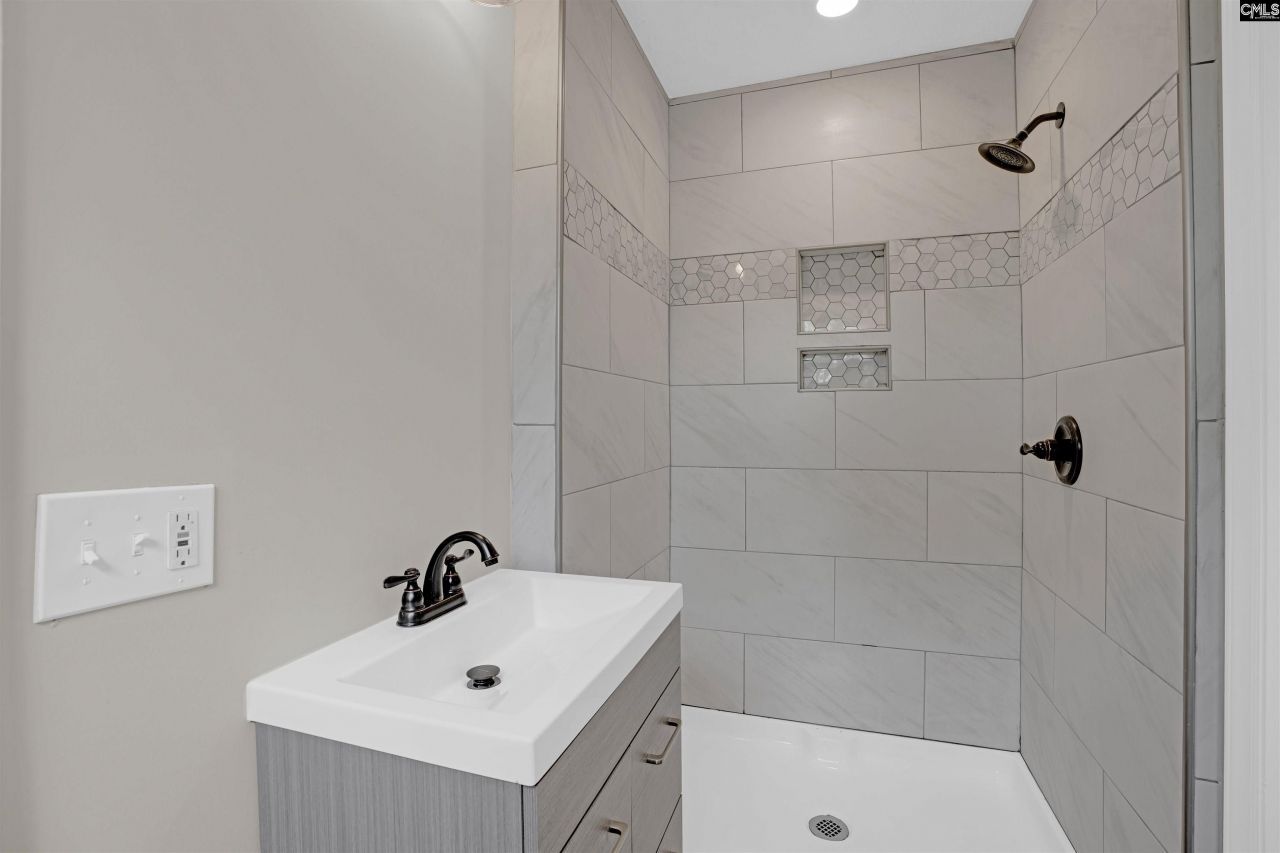 1005 Dogwood Avenue  Photo 11