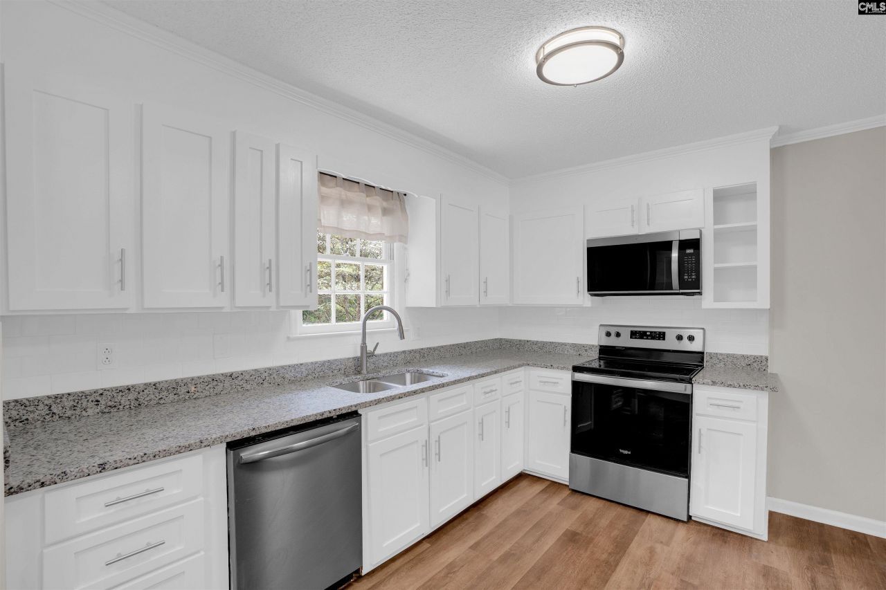 1005 Dogwood Avenue  Photo 4