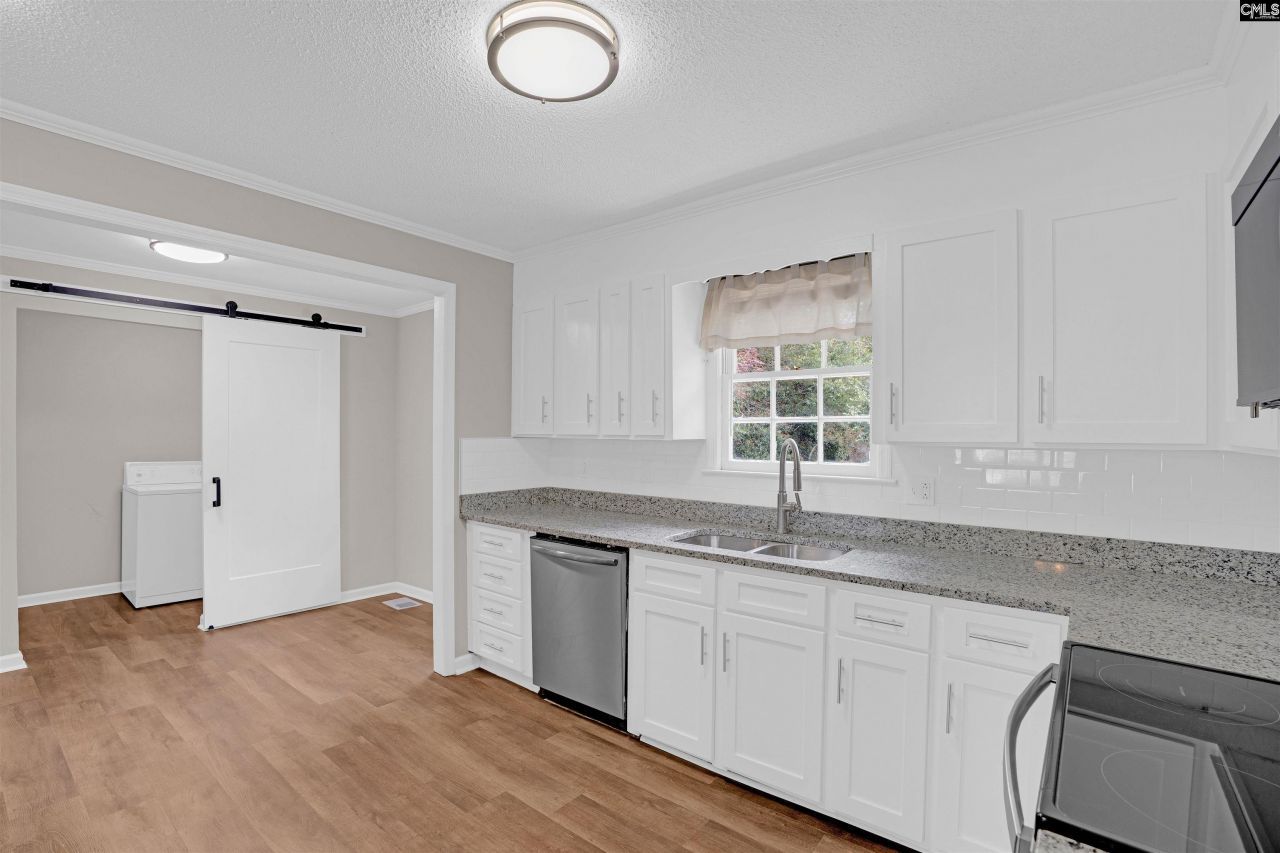 1005 Dogwood Avenue  Photo 5