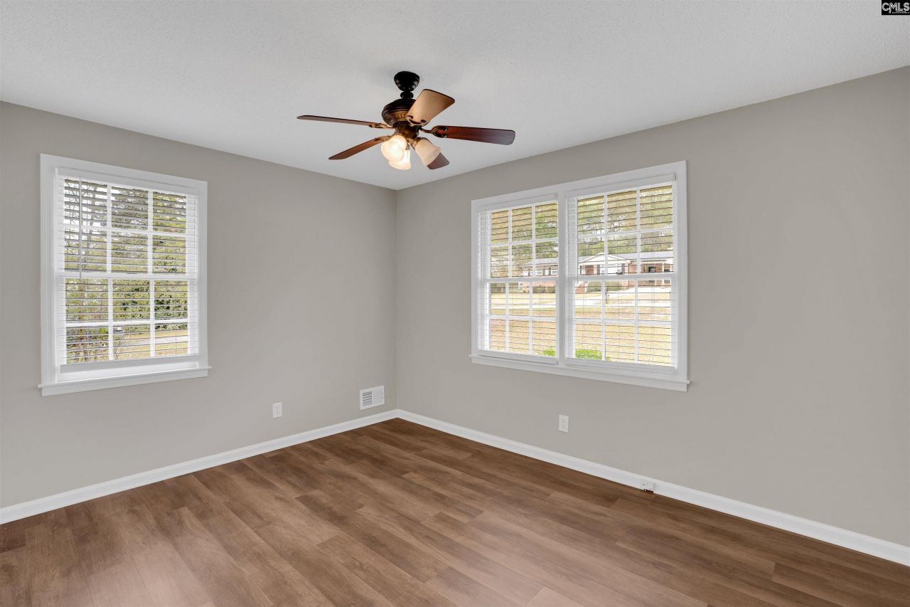 1005 Dogwood Avenue  Photo 9