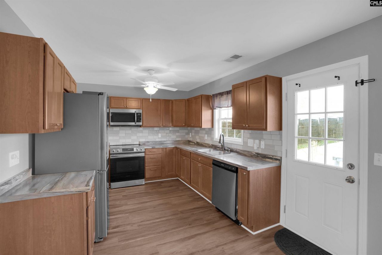 740 Applegate Ln Photo 10