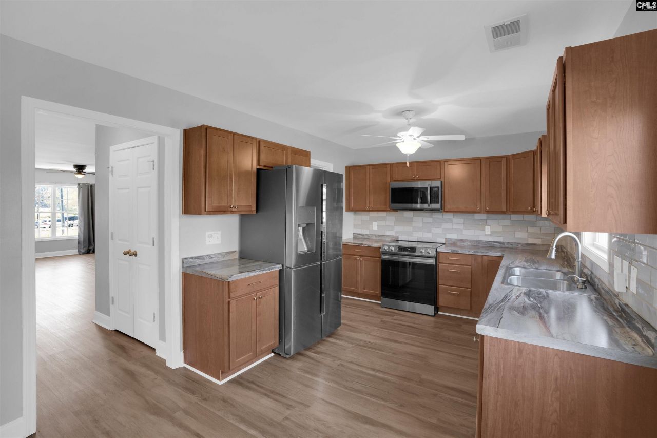 740 Applegate Ln Photo 11