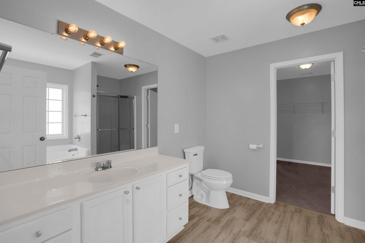 740 Applegate Ln Photo 17