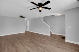 740 Applegate Ln photo 4