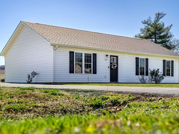 107 8TH ST, GROTTOES, VA 24441