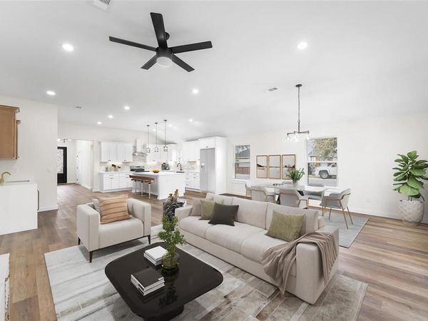 2434 Iroquois Street , Dallas, TX 75212